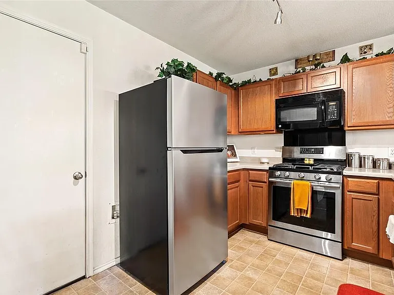 206 Black Forest Rd — Photo 16