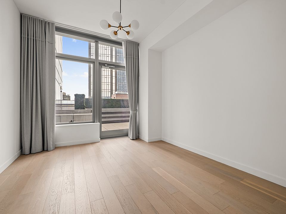 1st image of 3 Court Sq #509