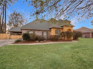 1410 Montmartre St, Mandeville, LA 70448