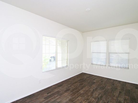 5th image of 2315 E Runaway Bay Pl