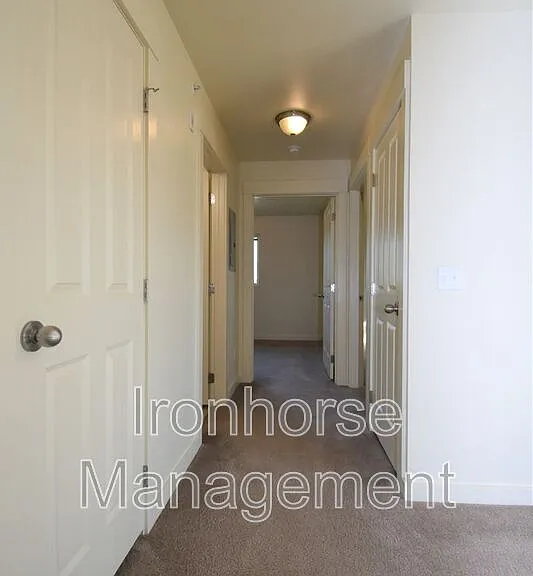 807 W Villard St #21 — Photo 11