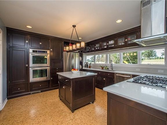 5th image of 7127 Fairway Dr