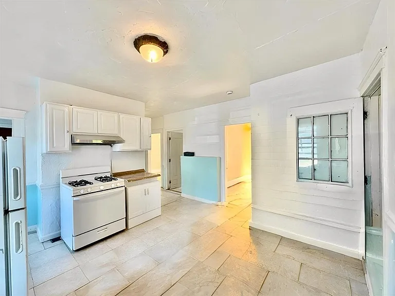 2 Shirley St #2 — Photo 18
