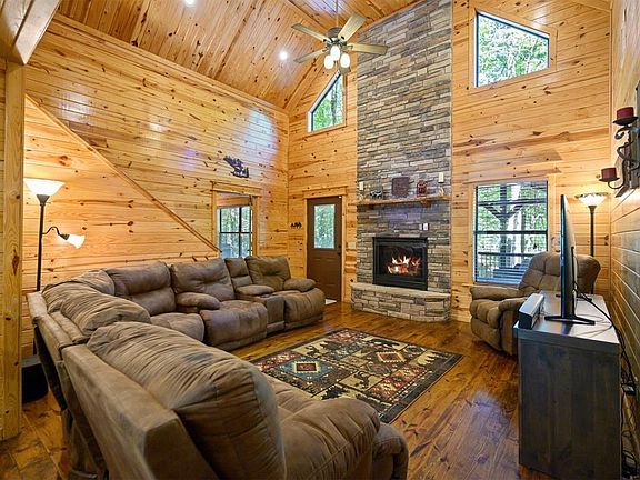 3rd image of 369 Timber Creek Trl
