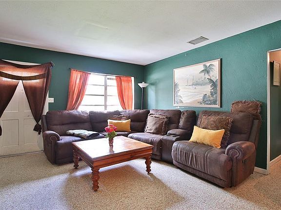 3rd image of 419 Gershwin Dr