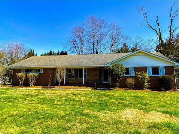 1620 N Main St, Mount Airy, NC 27030