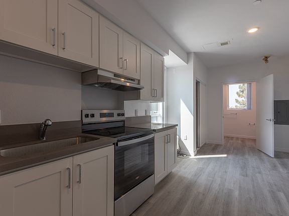 2nd image of 4007 W Martin Luther King Jr Blvd #U306