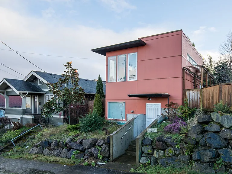 2900 18th Ave S #B — Photo 2