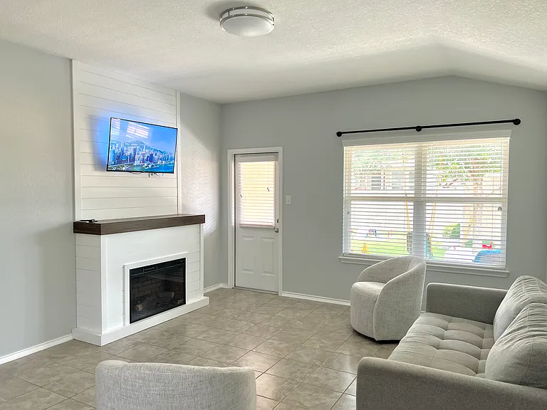 8922 Bowen Br — Photo 11