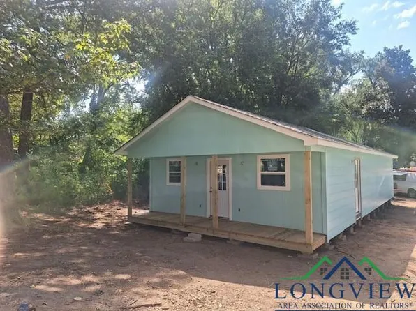 213 Hull Ave, Gladewater, TX 75647