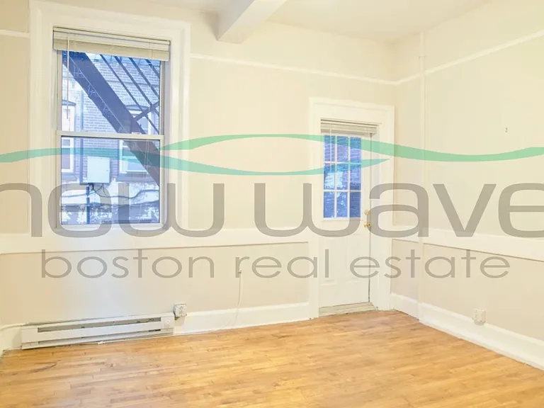 161 Endicott St #1R — Photo 4