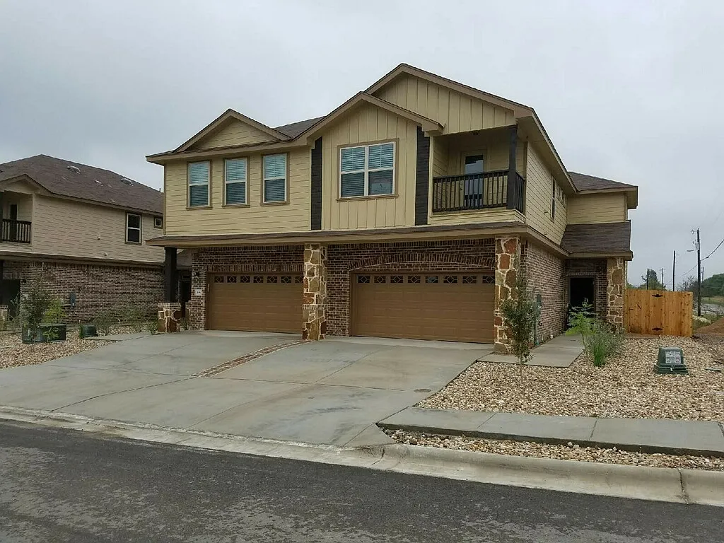 Building Photo - 106 Lakeview Ct