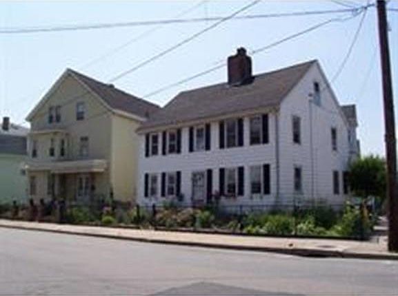 2nd image of 956 N Main St