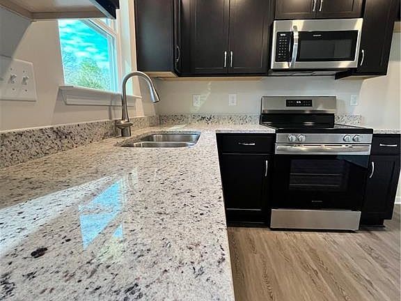 3rd image of 486 Grubb Rd