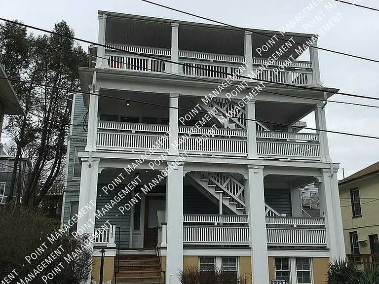 111 Highland Ave SW #2 — Photo 2