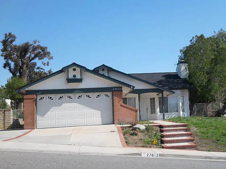 Carnegie Ave — Photo 1
