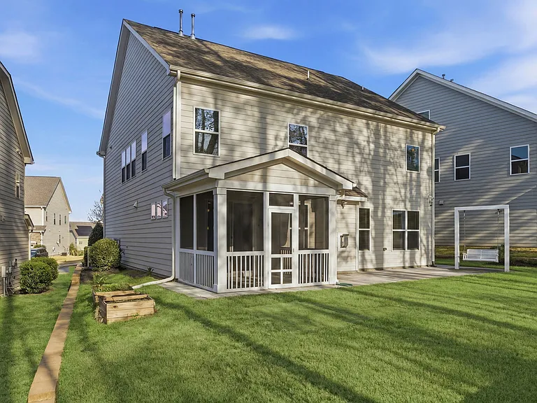 721 Vine Pond Ct — Photo 49