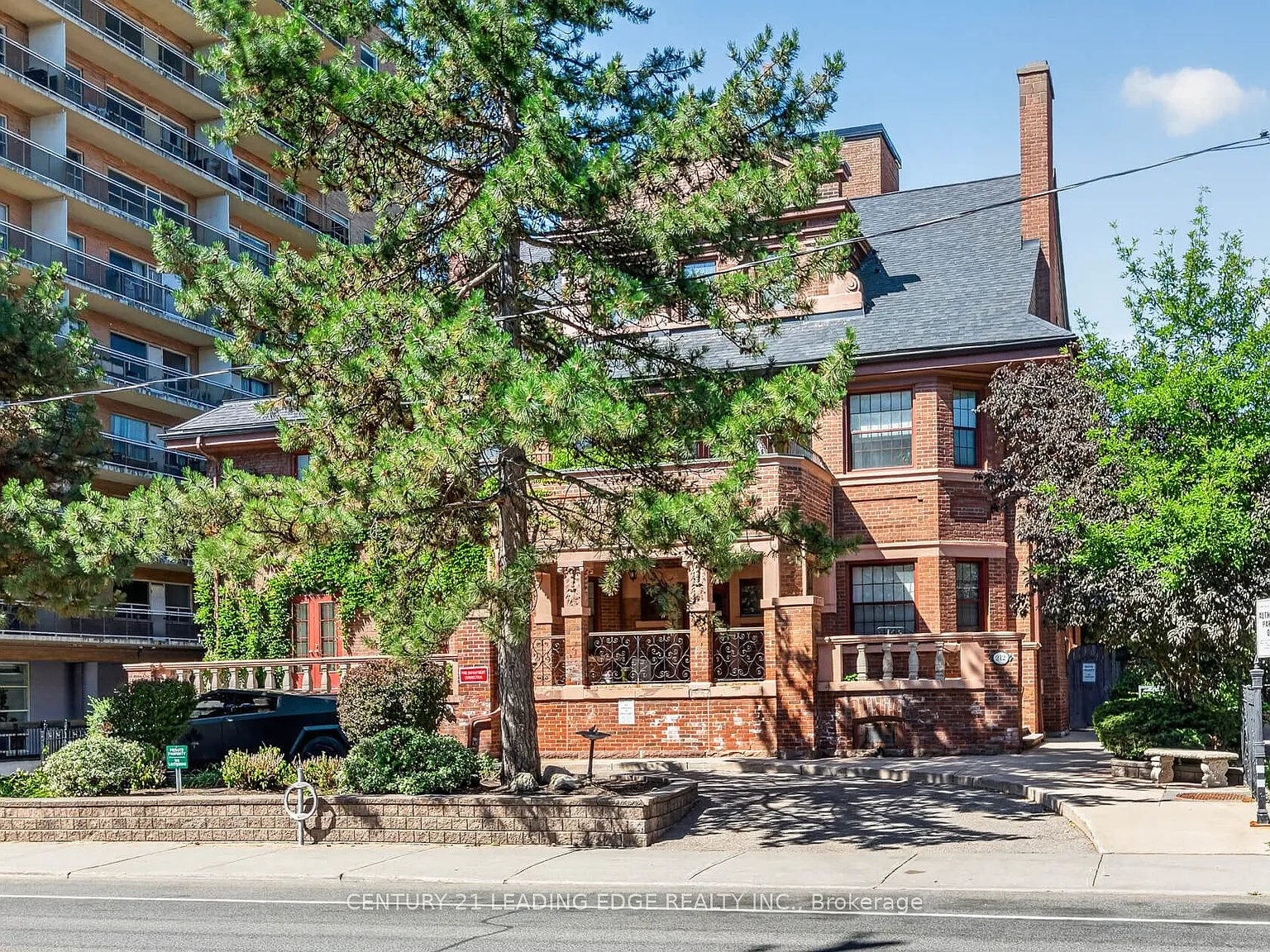 1 bed, $3,100 — Photo 1