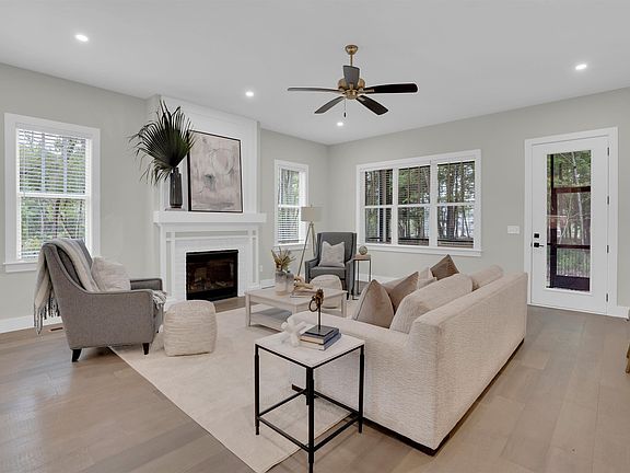 5th image of 1040 Refuge Pl