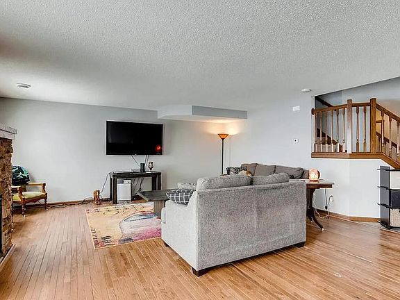 3rd image of 31 Meadowlark Dr
