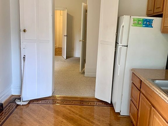 2nd image of 809 Lincoln Pl #1