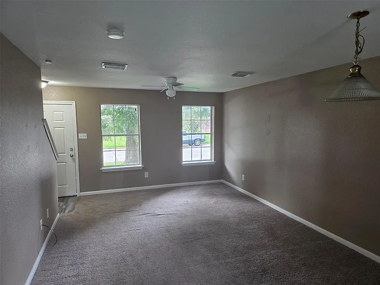 15515 Martineau St — Photo 11