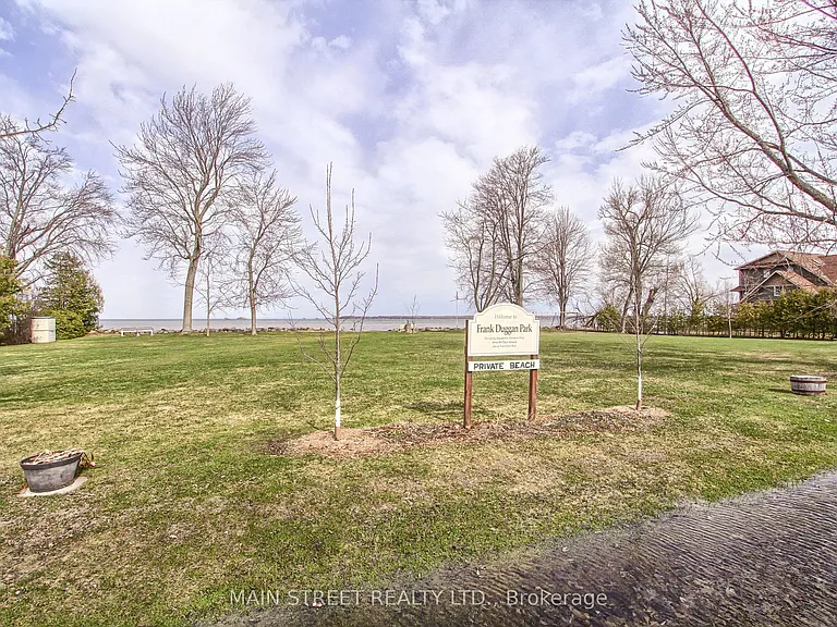127 Woodfield Dr N — Photo 12
