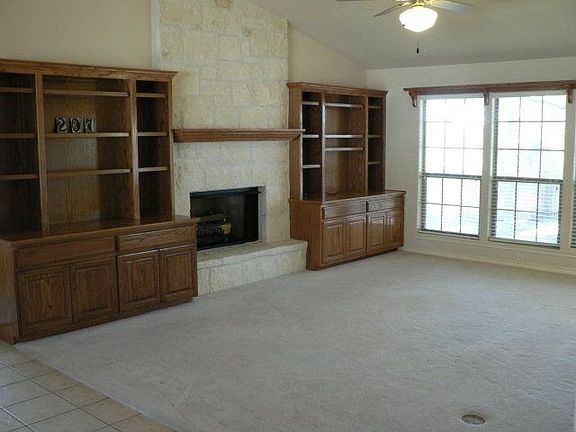 5th image of 207 Ellebracht Dr