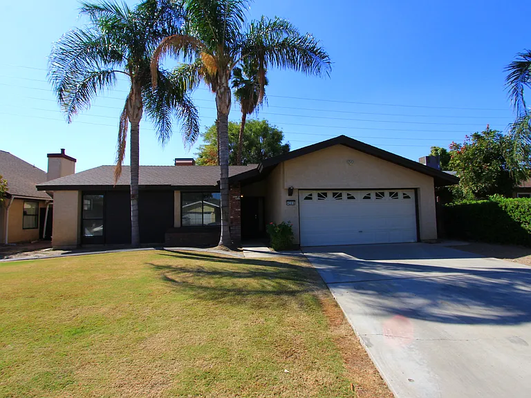 4209 Ryder Ln — Photo 1