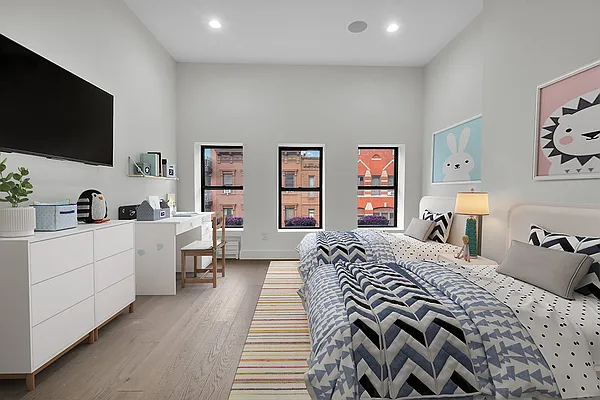 Sold by Compass | media 10