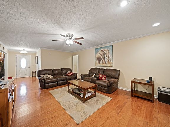 4th image of 1117 Belmont Dr