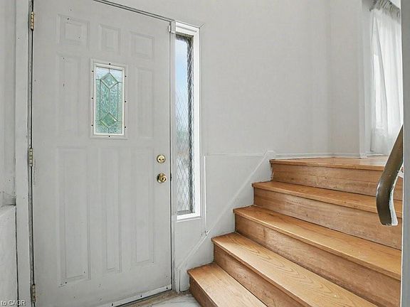 3rd image of 396 Pinemeadow Ave