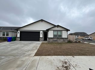 1945 W Date Ave, Porterville, CA 93257