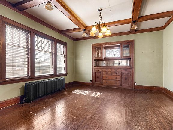 4th image of 212 N Gardiner Ave