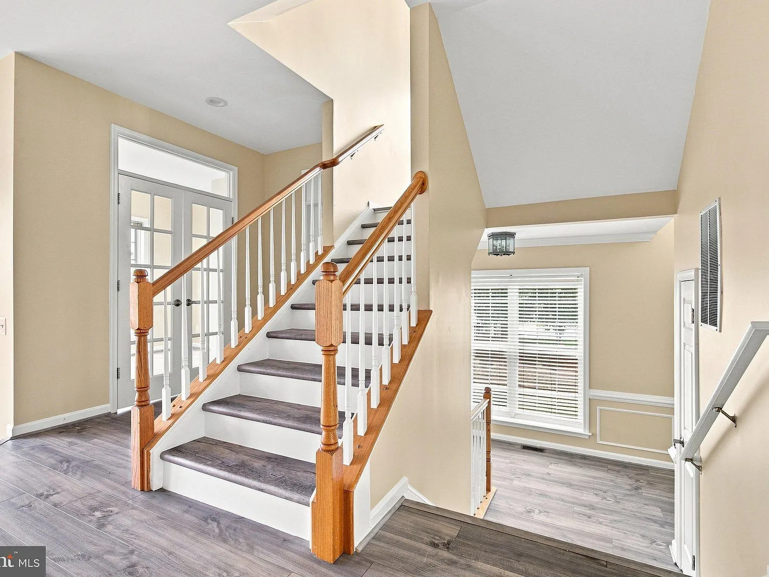 3 bed, 4.0 bath, 2907 sqft, $3,200 — Photo 4