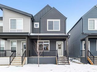 537 E Sage Hill Rd NW, Calgary, AB T3R 1Y2