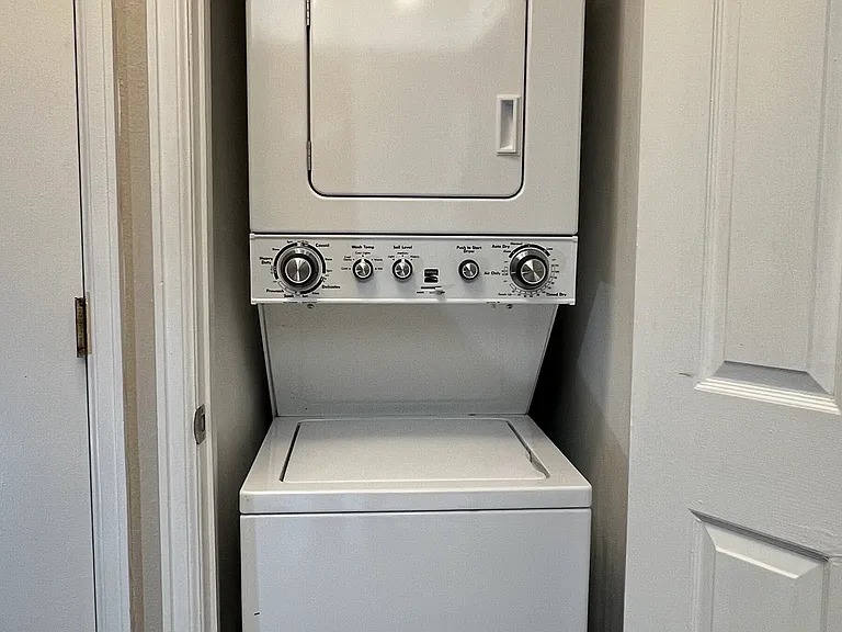 Washer/Dryer in unit