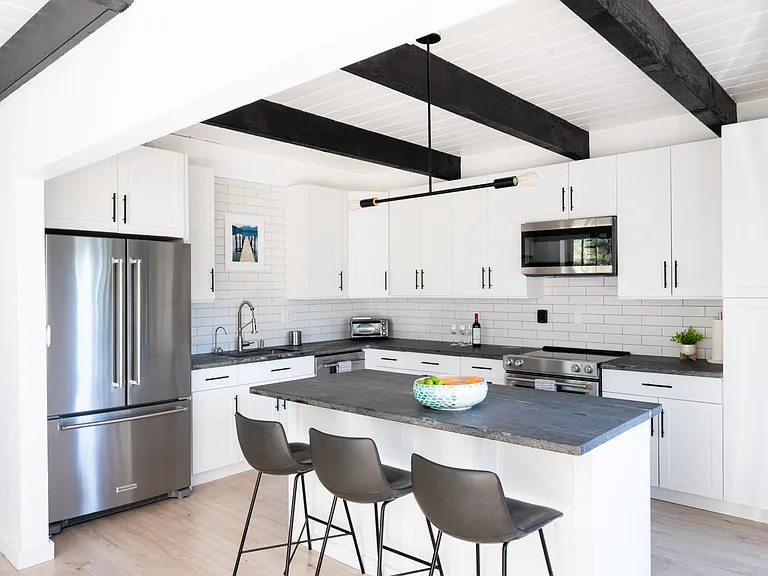 14 Chalet Ct — Photo 1