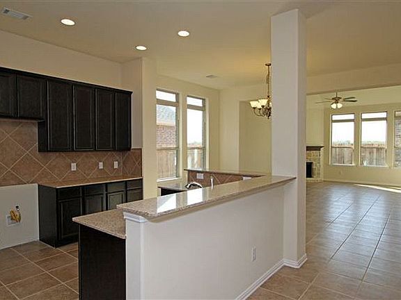 4th image of 603 Kendal Ln