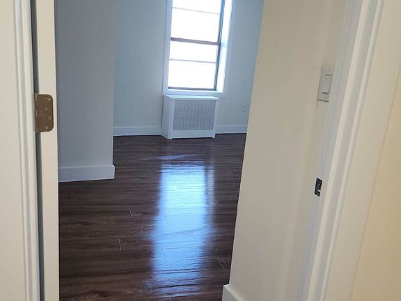 5th image of 80-45 Kew Gardens Rd #212