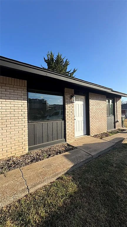 1 bed, 1.0 bath, 575 sqft, $1,175 — Photo 2
