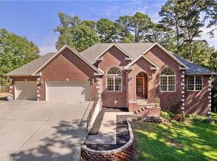 1 Dent Ln, Bella Vista, AR 72714