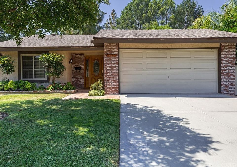 1st image of 26376 Oak Plain Dr