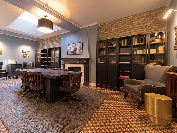 5th image of 1622 N California Ave #201
