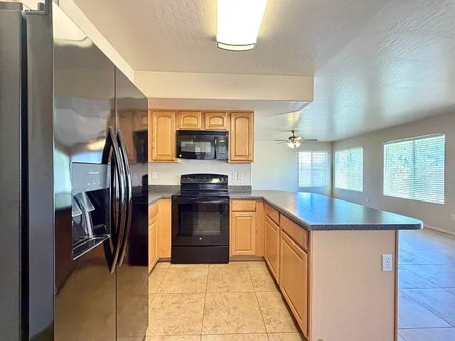 11624 N 151st Ln — Photo 9