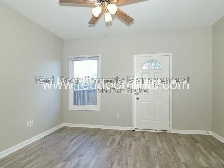 1337 E Market St #9 — Photo 12