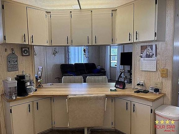 2nd image of 2442 Greenhedge Dr