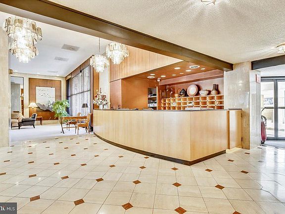 4th image of 800 25th St NW #504