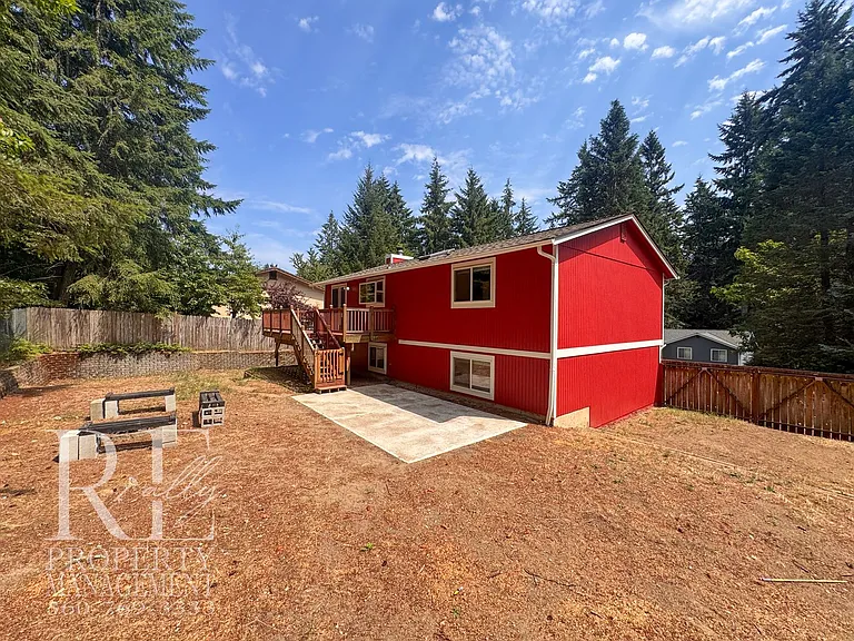 7611 Oak Park Dr NW — Photo 26