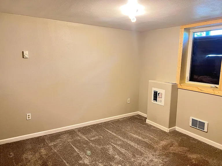 359 N 2nd St #B — Photo 6